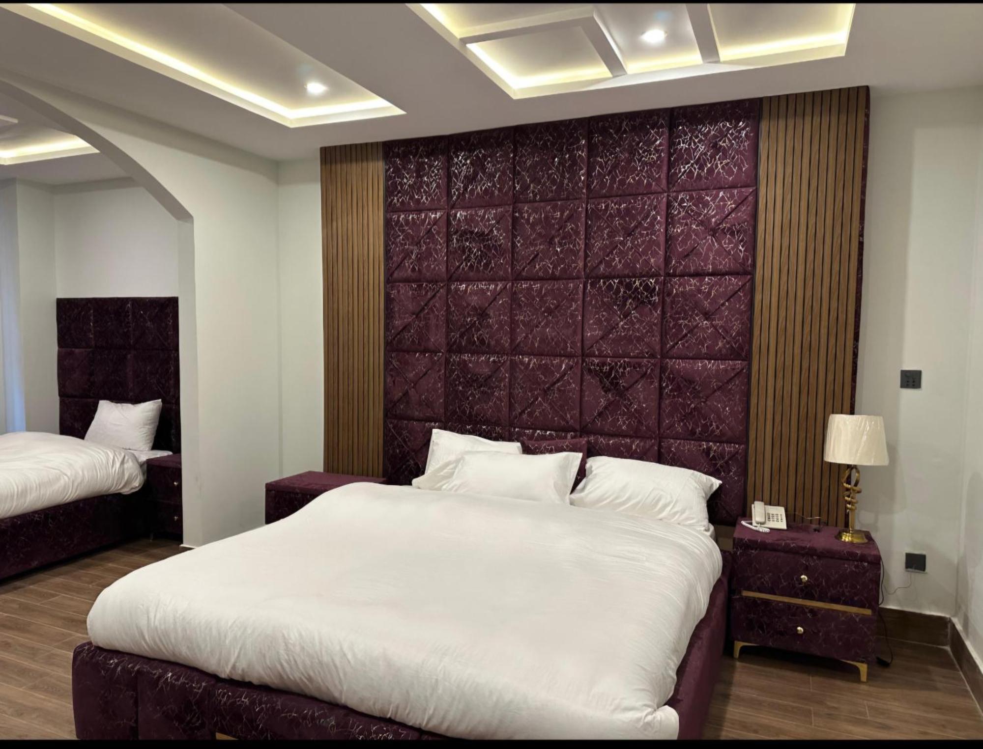 Gold Palace Hotel & Food Lounge Karandukai Exteriör bild