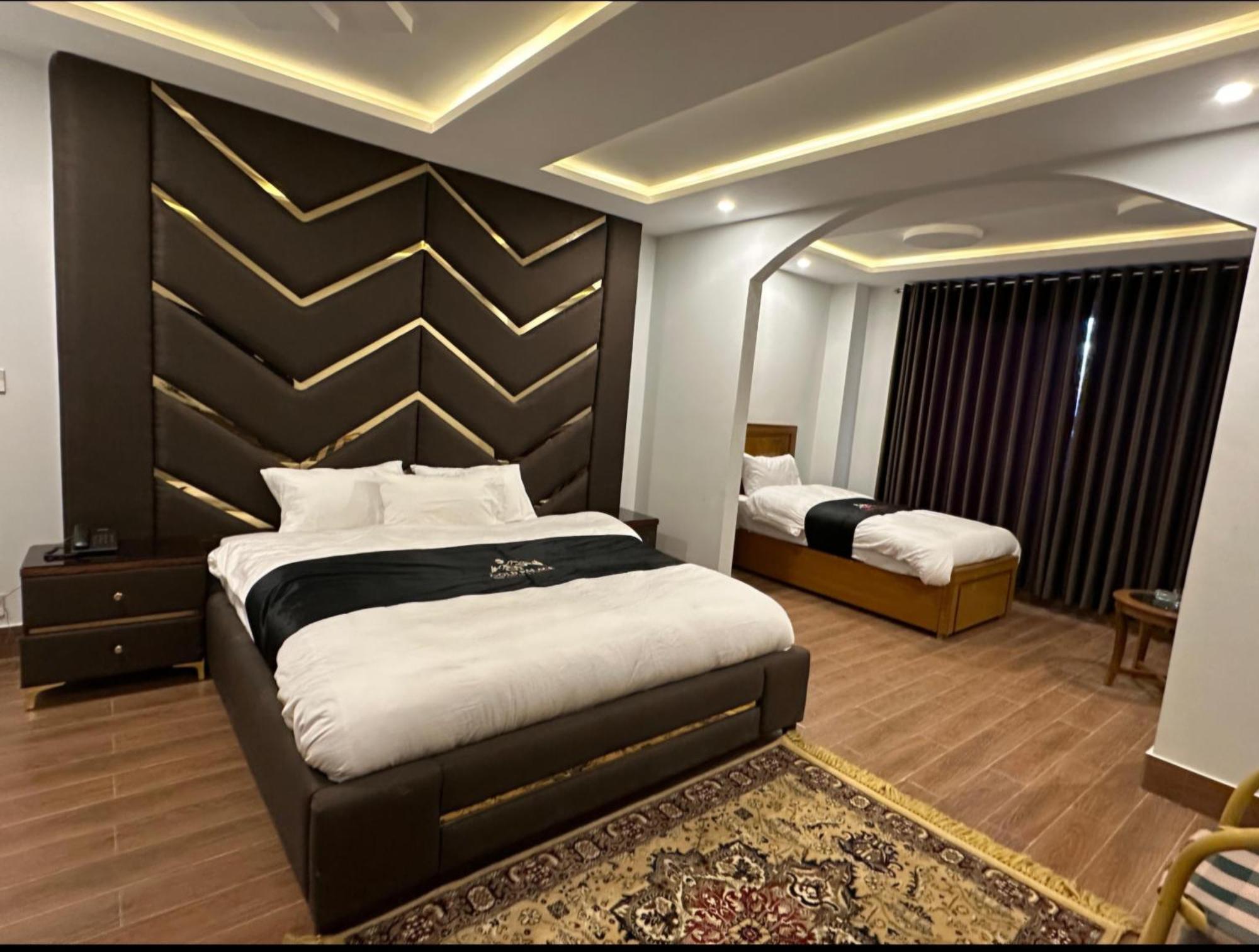 Gold Palace Hotel & Food Lounge Karandukai Exteriör bild